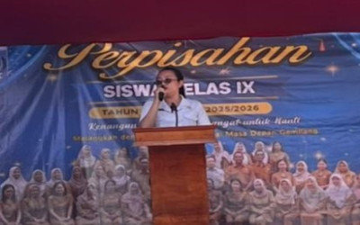 Lepas 324 Siswa, Kepala SMPN 1 Sekadau Hilir Berpesan: Kejarlah Mimpi Setinggi Bintang!